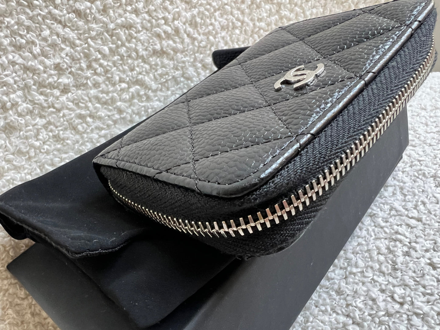 Chanel Black Quilted Caviar Zip Round Purse with Silver Hardware (RRP £550)