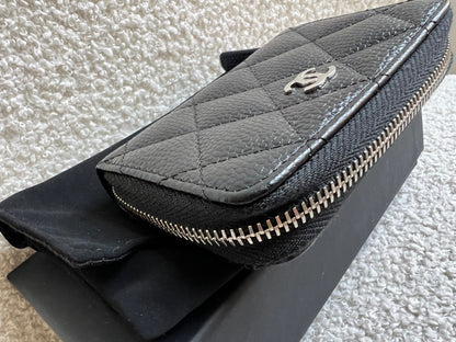 Chanel Black Quilted Caviar Zip Round Purse with Silver Hardware (RRP £550)