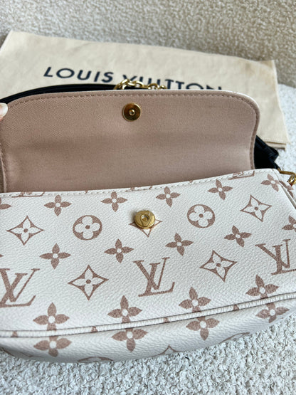 Louis Vuitton Ivy Wallet on Chain Bag Bicolour Monogram Dune Canvas (RRP £1400)
