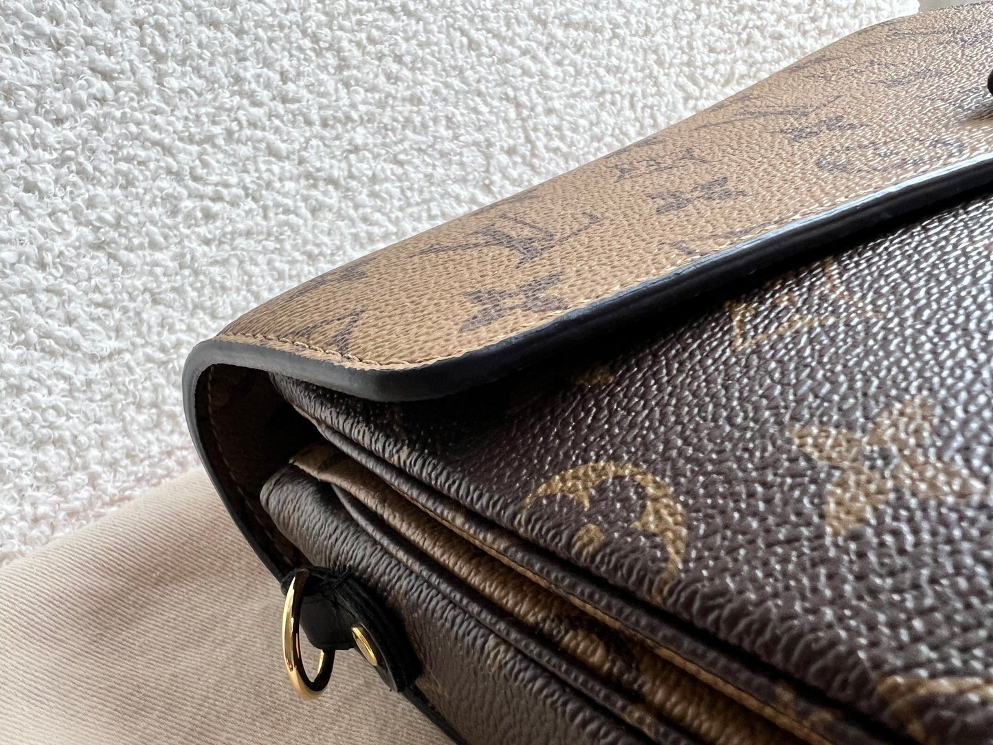 Louis Vuitton Pochette Metis Reverse Monogram (RRP £2,020)