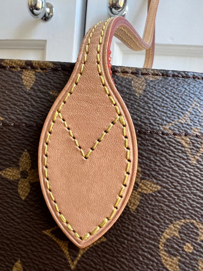 Louis Vuitton Carry It Tote