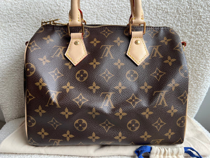 Louis Vuitton Speedy 25 Bandouliere Monogram (RRP £1,460)