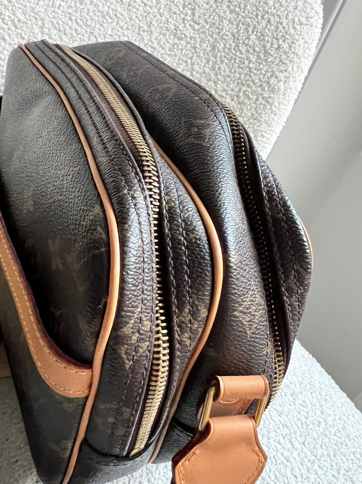 Lous Vuitton Reporter Monogram