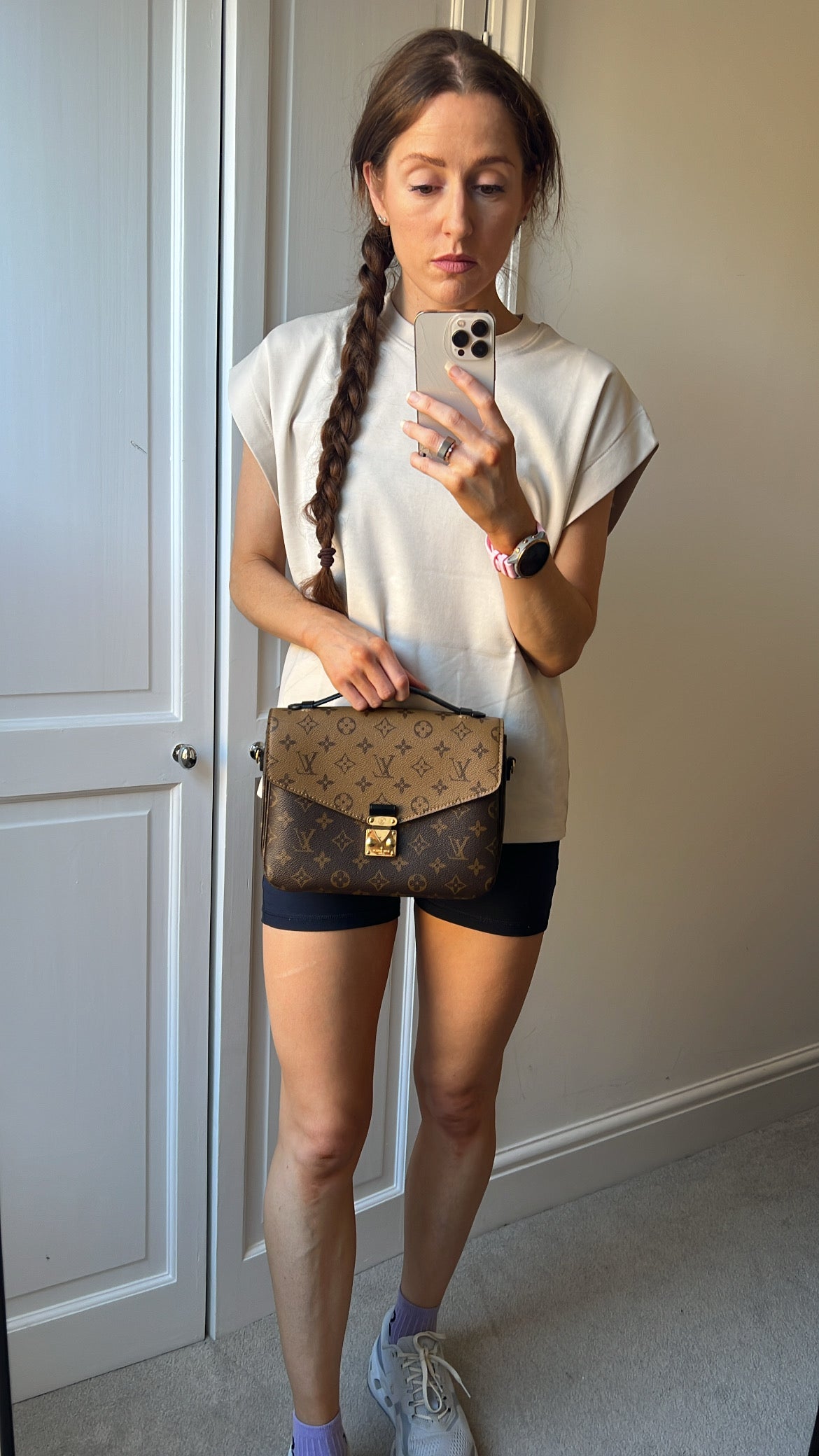 Louis Vuitton Pochette Metis Reverse Monogram (RRP £2,060)