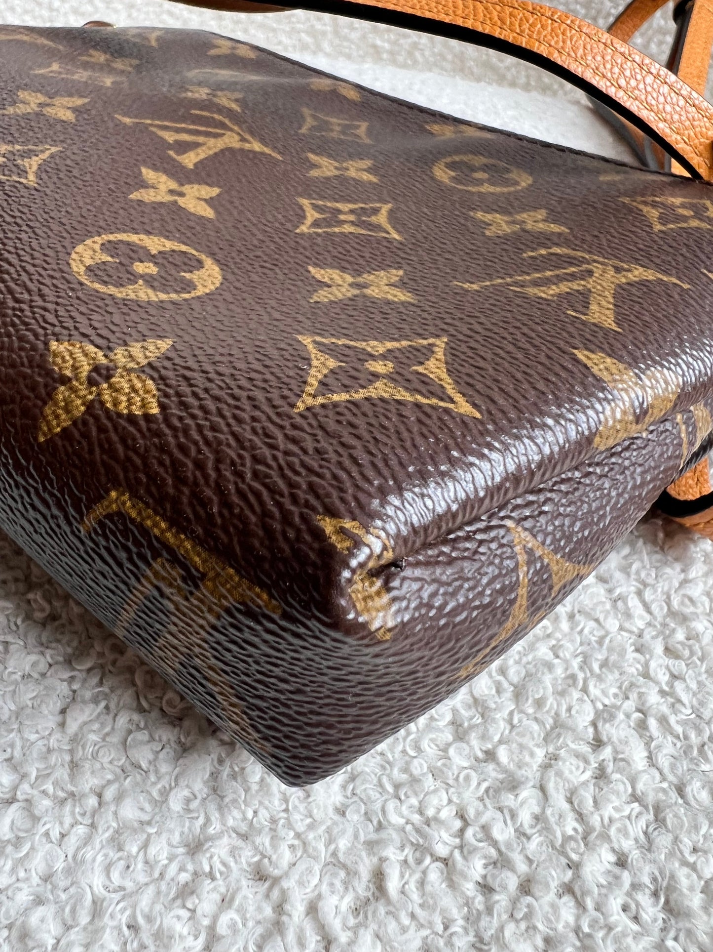 Louis Vuitton Monogram Safran Pallas Pochette