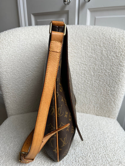 Louis Vuitton Musette Salsa GM