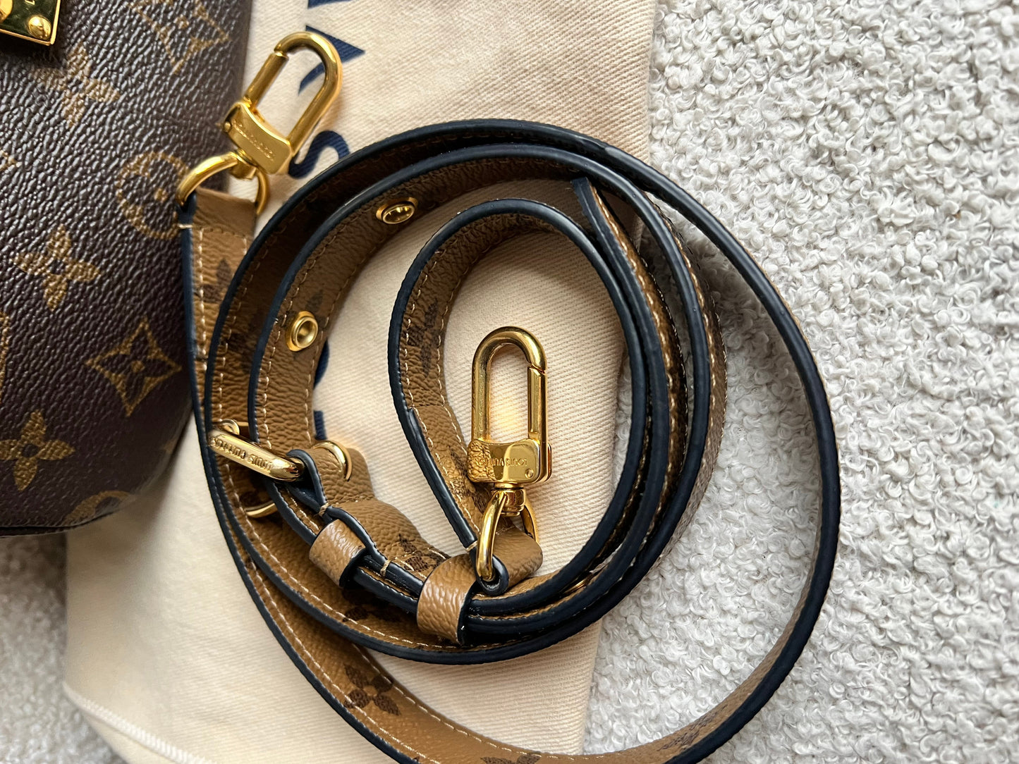 Louis Vuitton Pochette Metis Reverse Monogram (RRP £2,020)