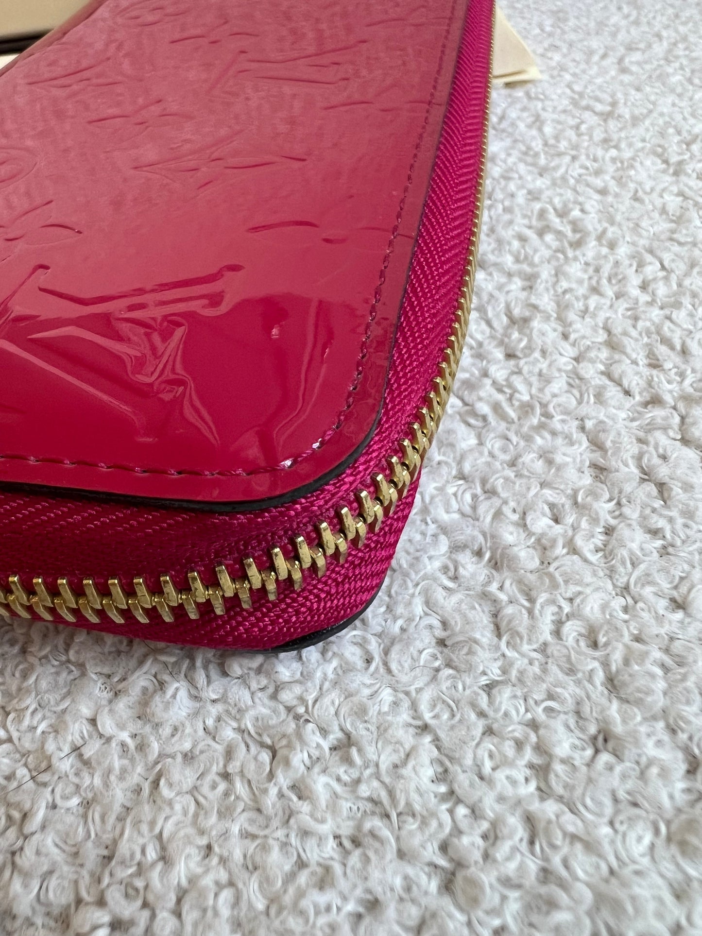 Louis Vuitton Zippy Wallet in Rose Indien Vernis Patent