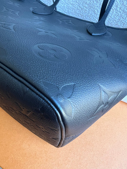 Louis Vuitton Neverfull MM Black Empreinte (RRP £2,010)