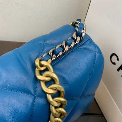 Chanel Luxury Handbag Style 580