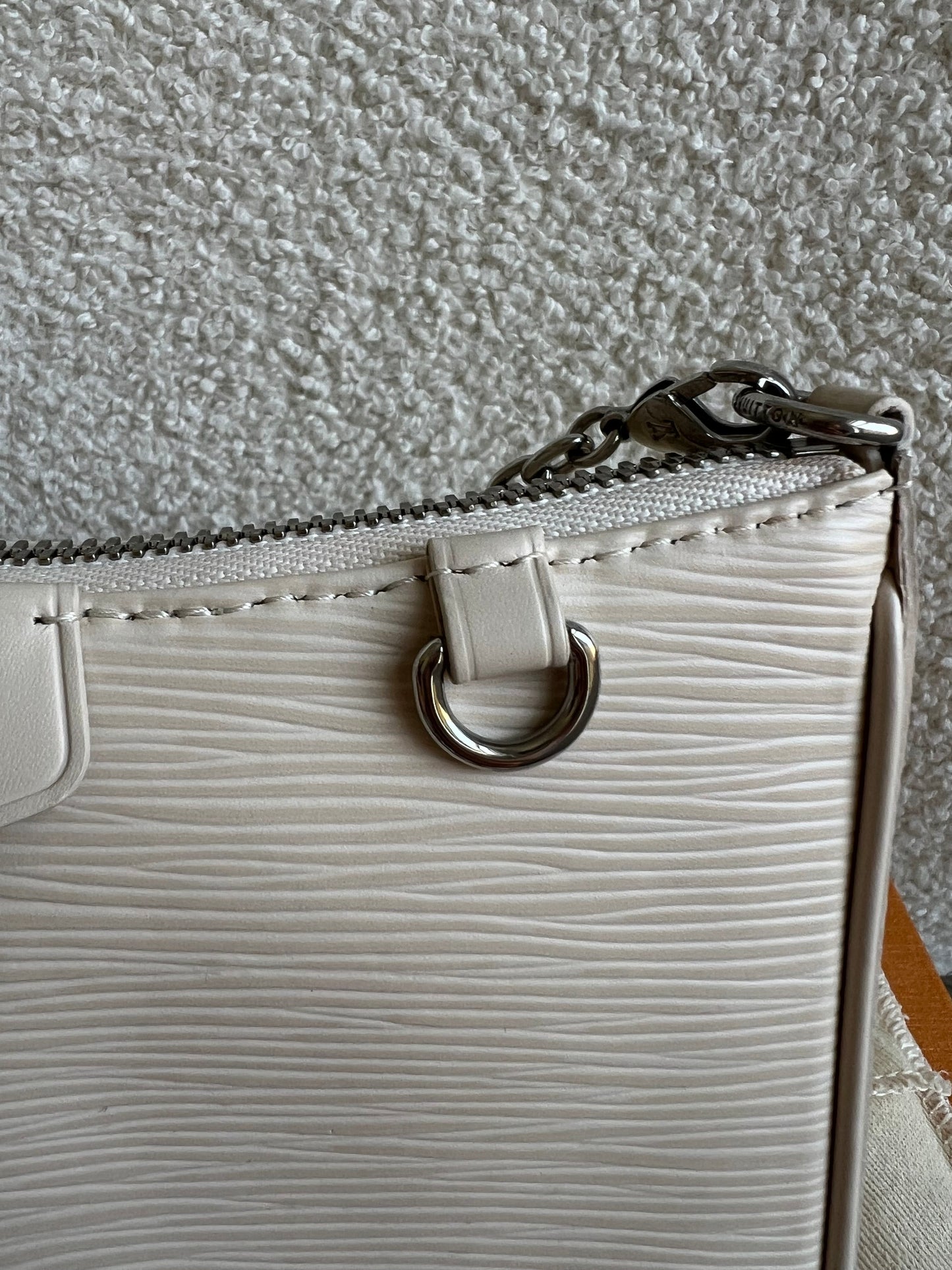 Louis Vuitton Easy Pouch Creme Epi (RRP £1320)