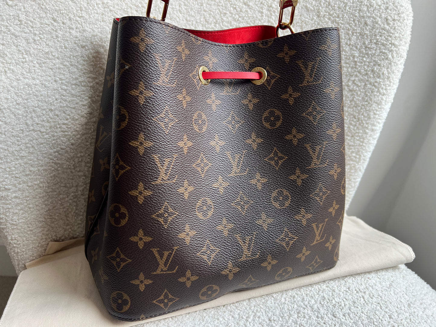 Louis Vuitton Neo Noe Monogram Coquelicot (RRP £1,790)