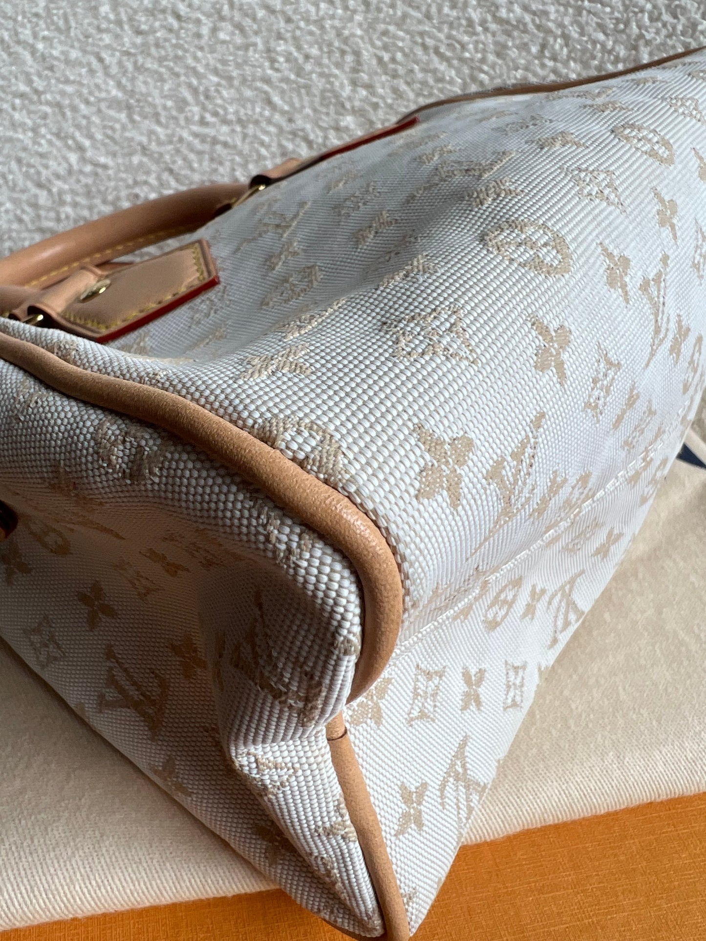 Louis Vuitton Speedy Bandouliere 20 Mastic Cream (£2420)