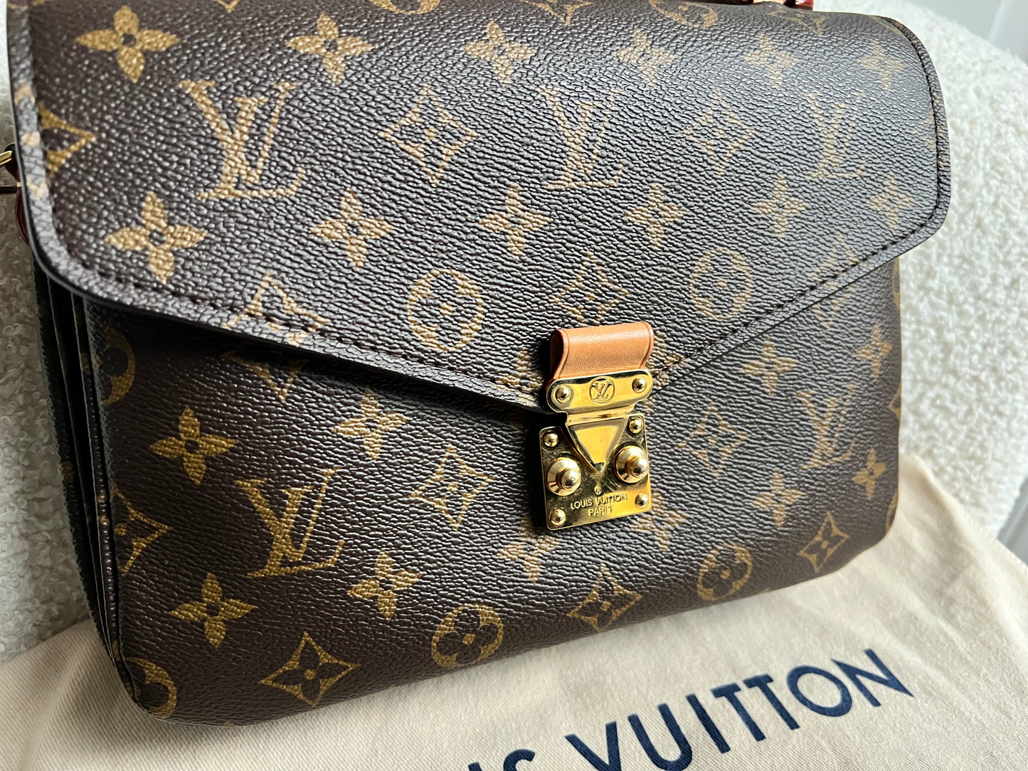Louis Vuitton Pochette Metis Monogram (RRP £2,020)