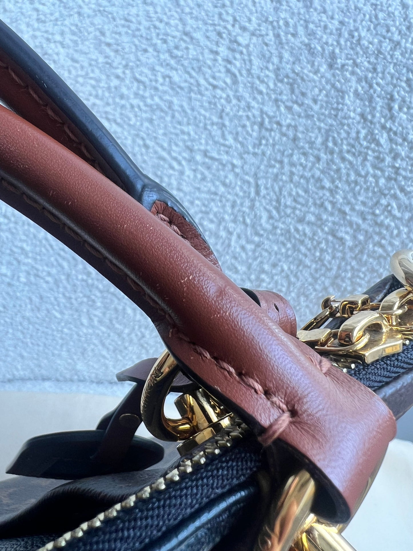 Louis Vuitton V Tote MM Tan and Monogram Canvas (RRP £1,890)