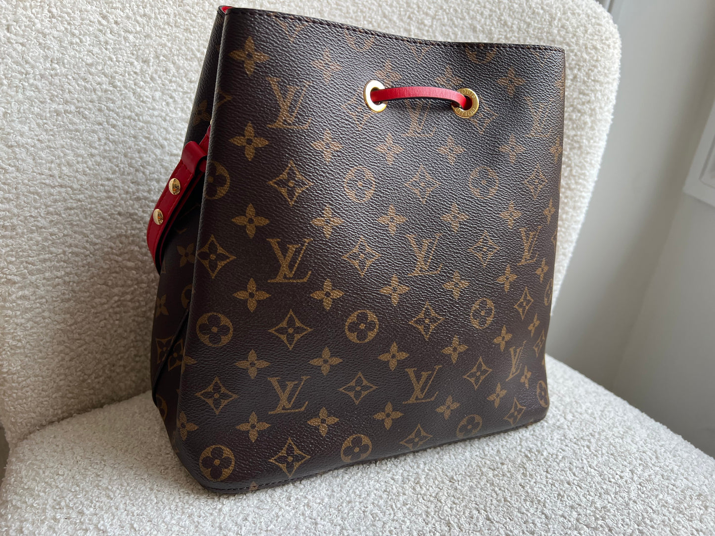 Louis Vuitton Neo Noe Monogram Coquelicot (RRP £1,790)