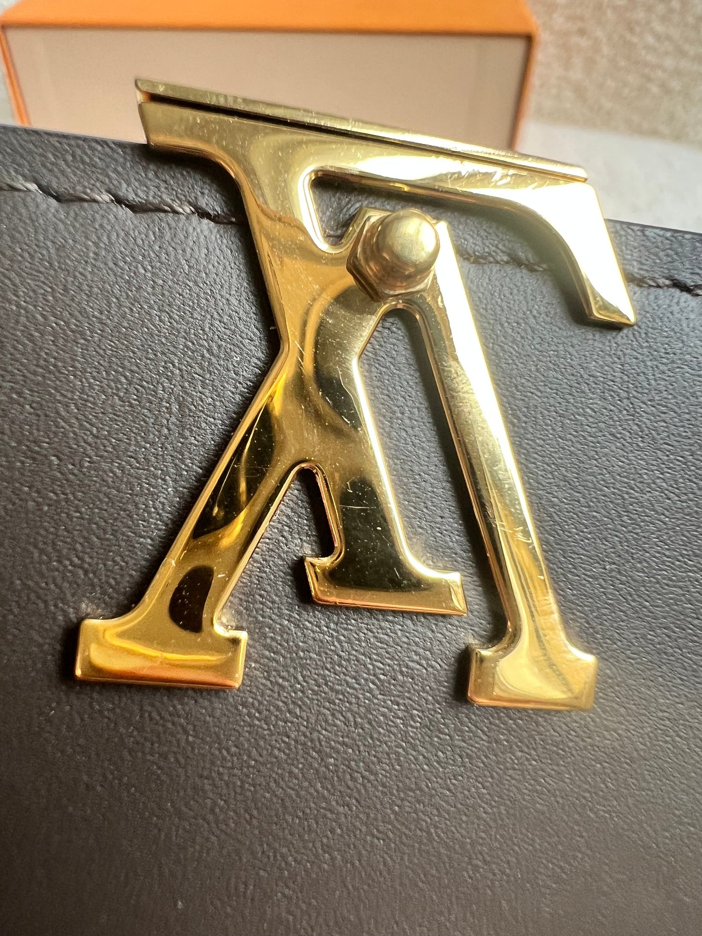 Louis Vuitton Galet Compact Capucines Wallet (RRP £730)