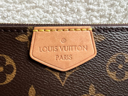 Louis Vuitton Pochette Monogram