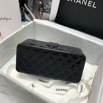 Chanel Luxury Handbag Style 564