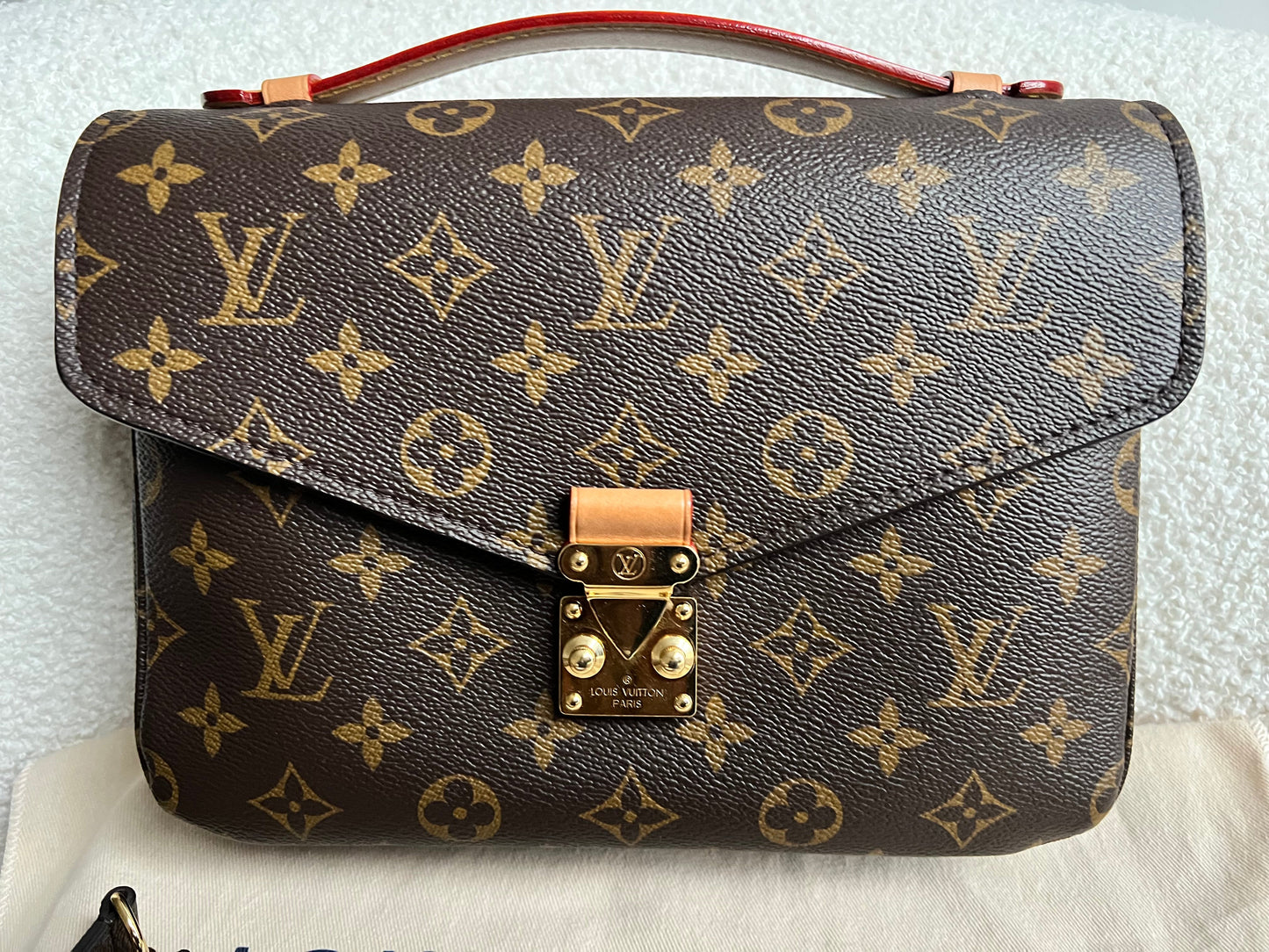 Louis Vuitton Pochette Metis Monogram (RRP £2,020)