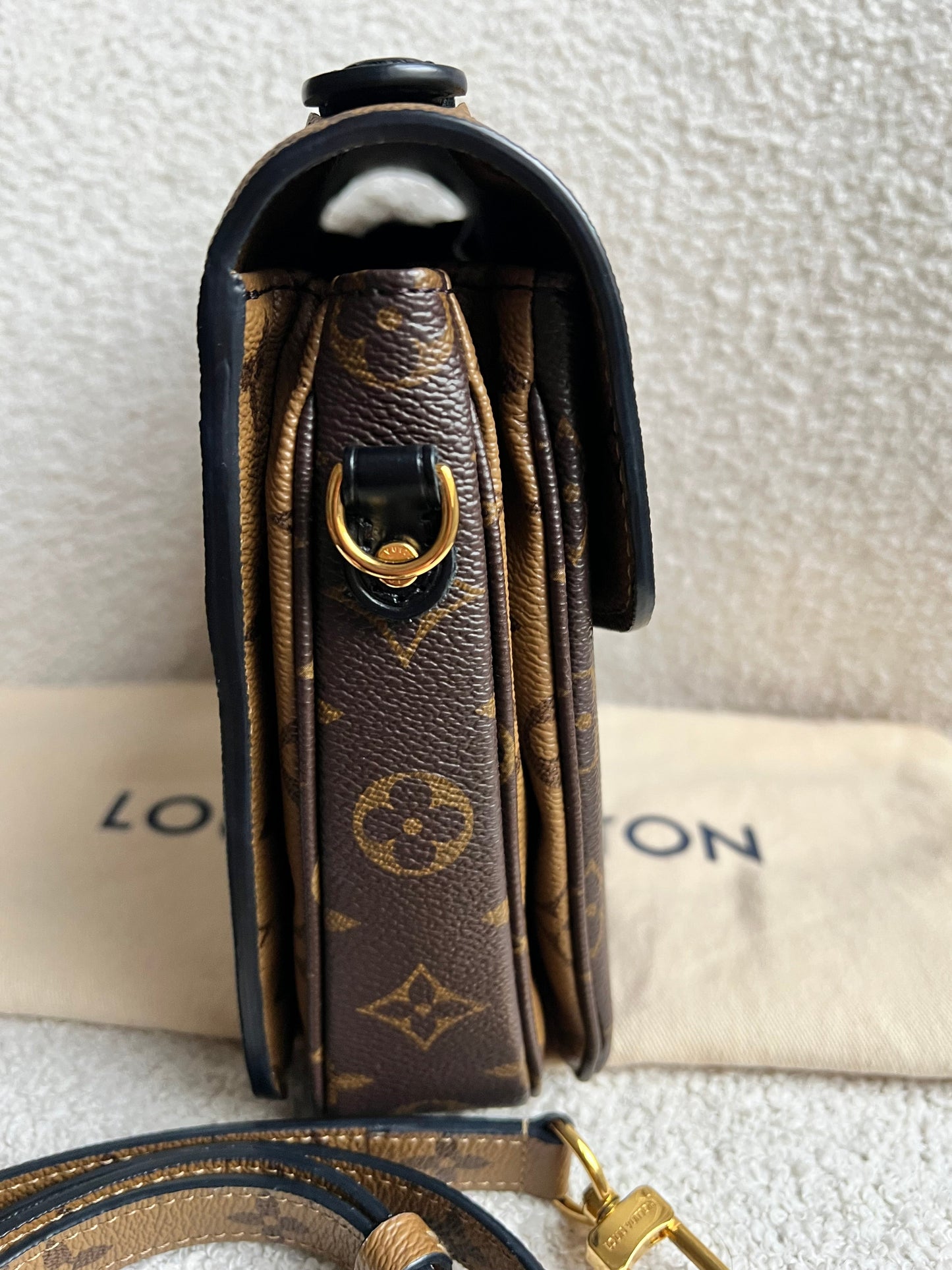 Louis Vuitton Pochette Metis Reverse Monogram (RRP £2,020)