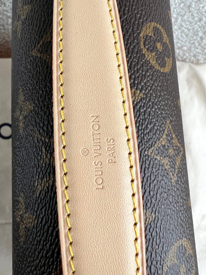 Louis Vuitton Pochette Metis Monogram (RRP £2,020)
