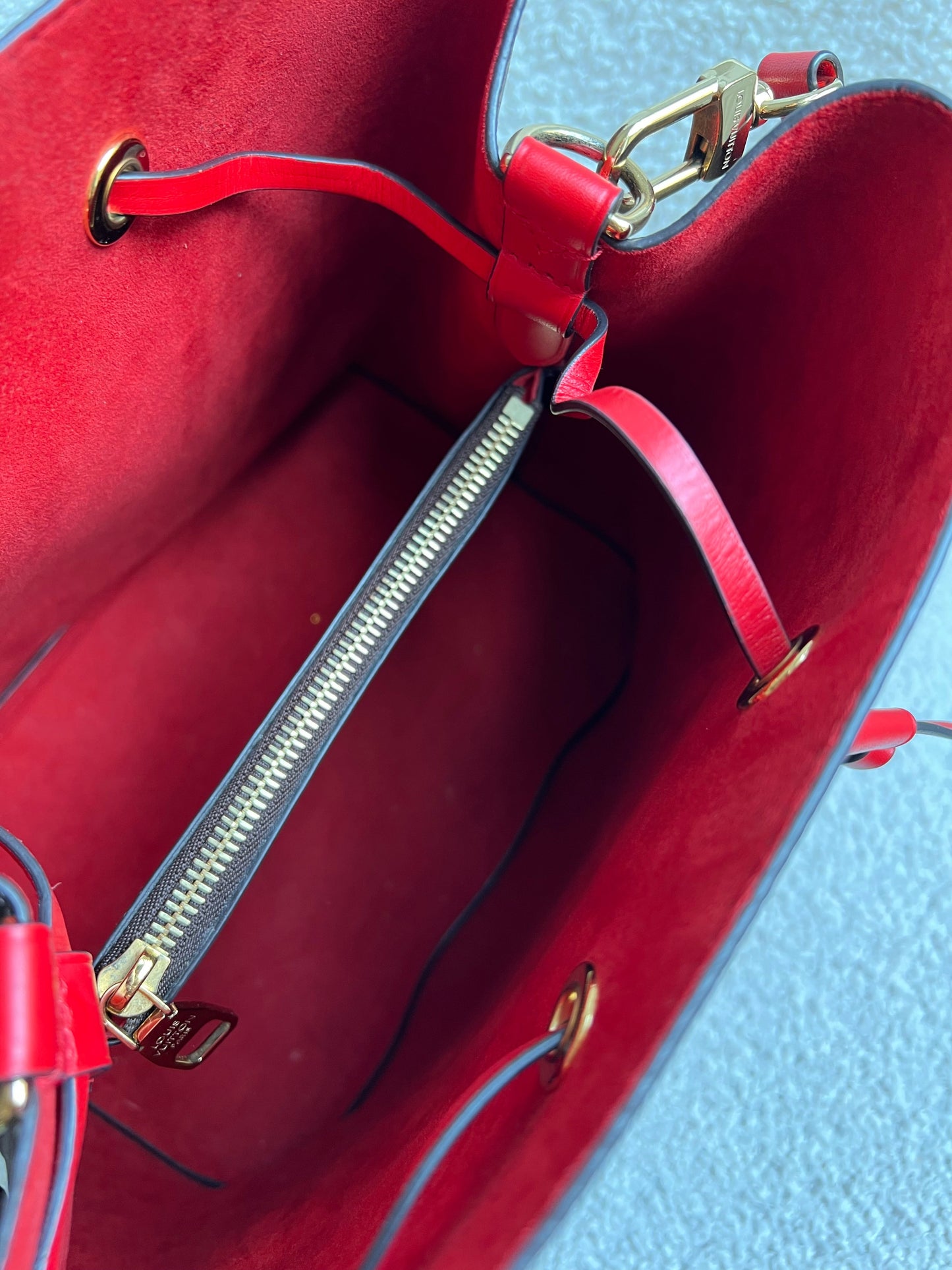 Louis Vuitton Neo Noe Monogram Coquelicot (RRP £1,790)