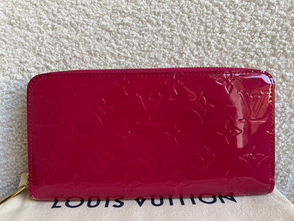 Louis Vuitton Zippy Wallet in Rose Indien Vernis Patent