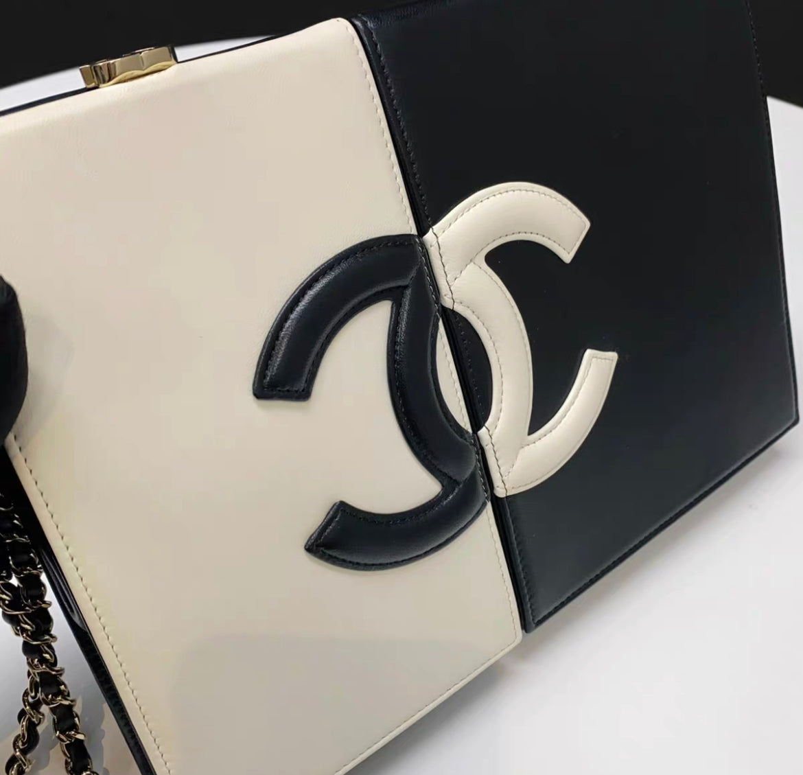 Chanel 21Ss Black And White Evening Bag