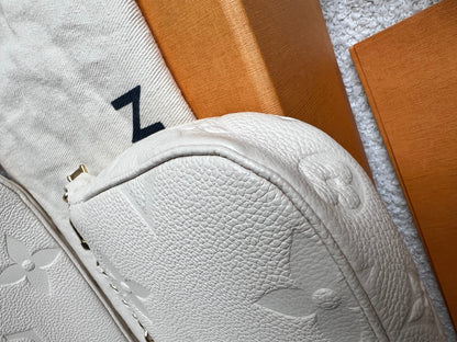 Louis Vuitton Multi Pochette Accessoires Creme Empreinte (RRP £2140)