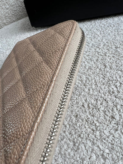 Chanel Caviar Classic Long Zipped wallet (RRP £1150)