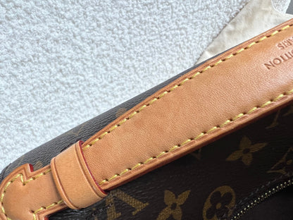 Louis Vuitton Pochette Metis Monogram (RRP £2,020)