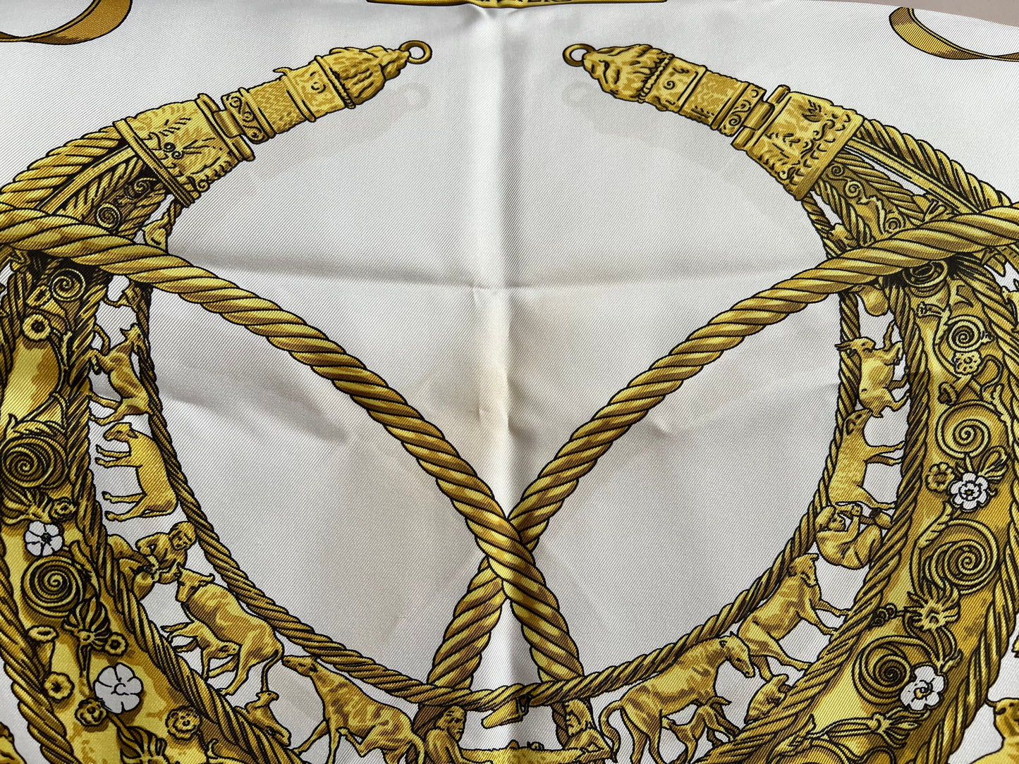 Hermès silk scarf "Les Cavaliers d'Or"