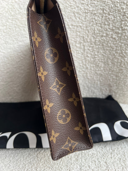 Louis Vuitton Toiletry Pouch 26 Monogram