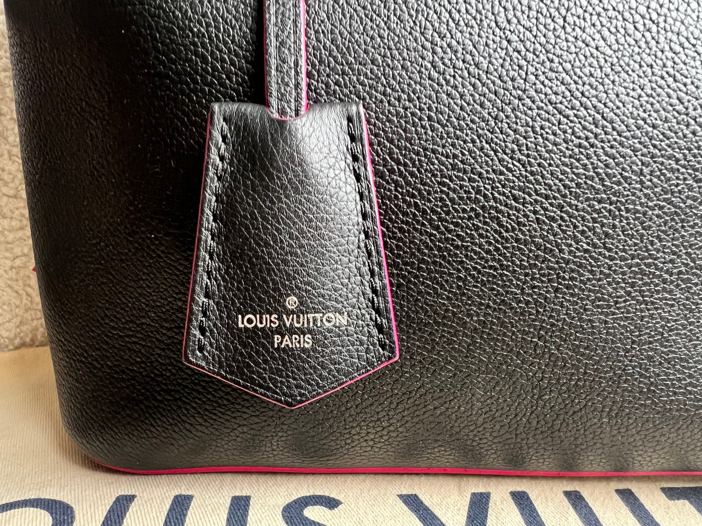 Louis Vuitton Lockme Bucket Bag in Black and Pink (RRP £2050)