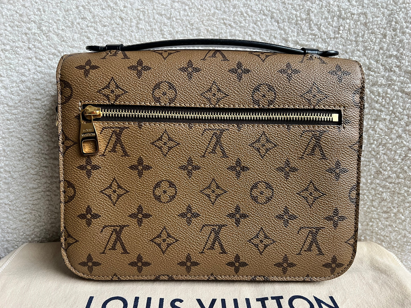 Louis Vuitton Pochette Metis Reverse Monogram (RRP £2,020)