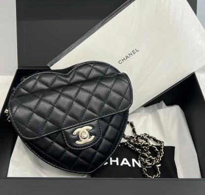 Chanel Heart Bag Ss22 Large Size In Black
