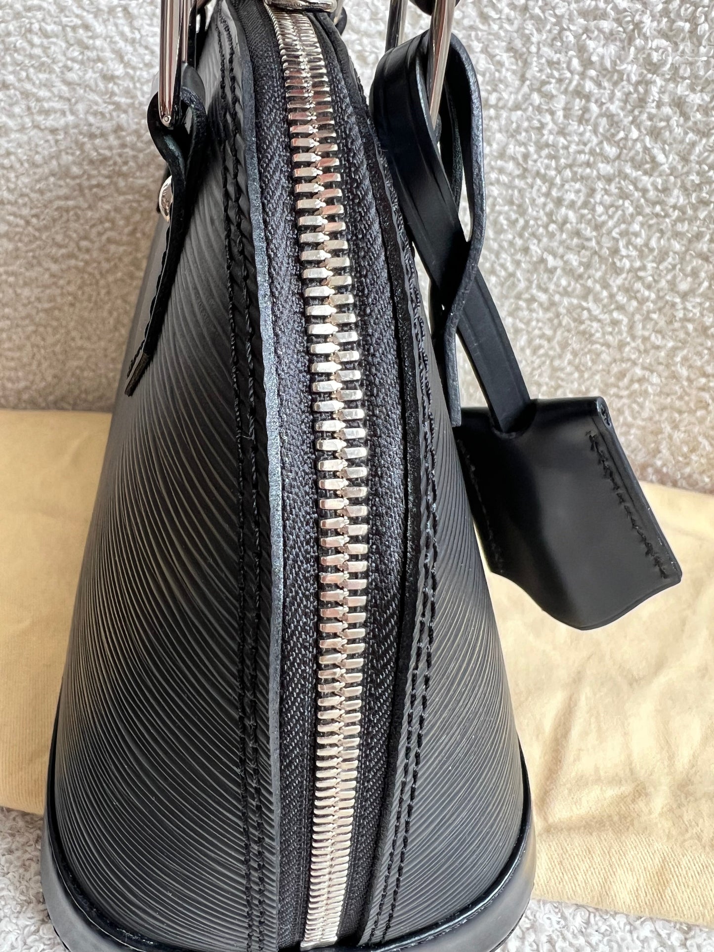 Louis Vuitton Alma BB Black Epi (RRP £1540)