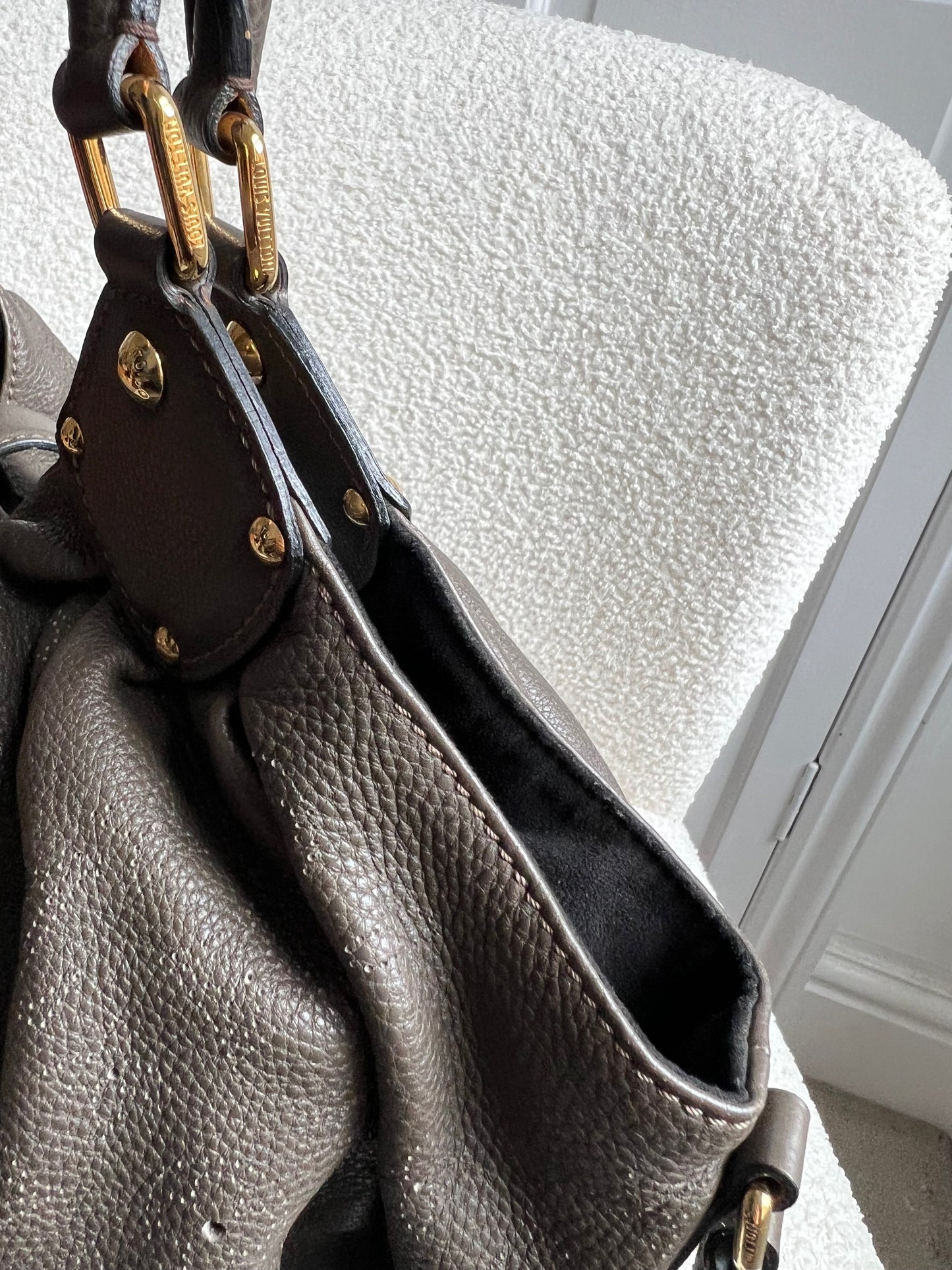 Louis Vuitton Gris Pearl Monogram Mahina Leather L Bag