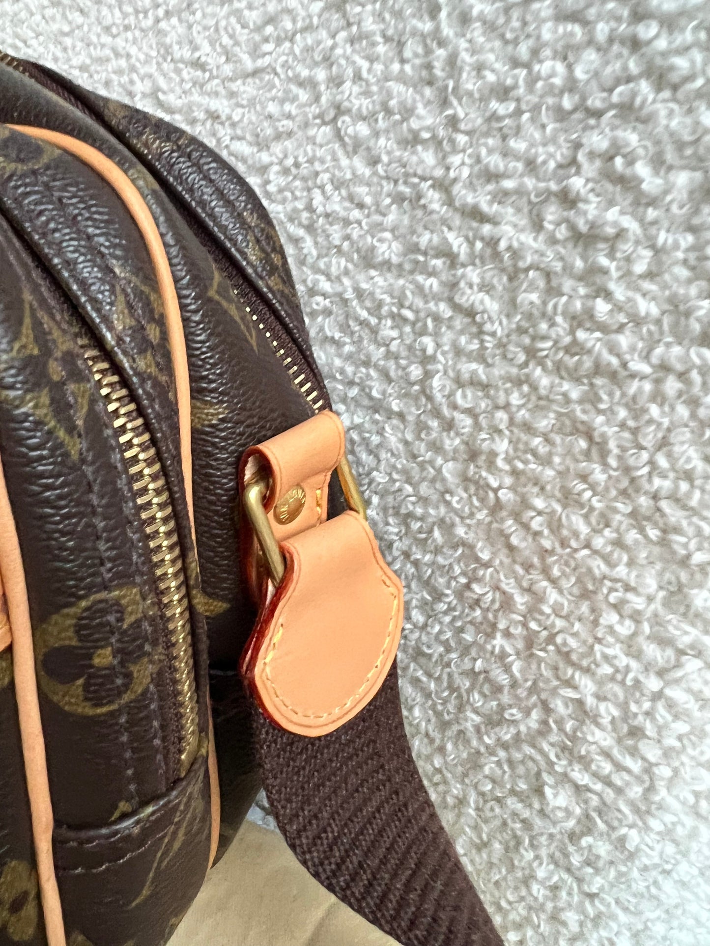 Lous Vuitton Reporter Monogram