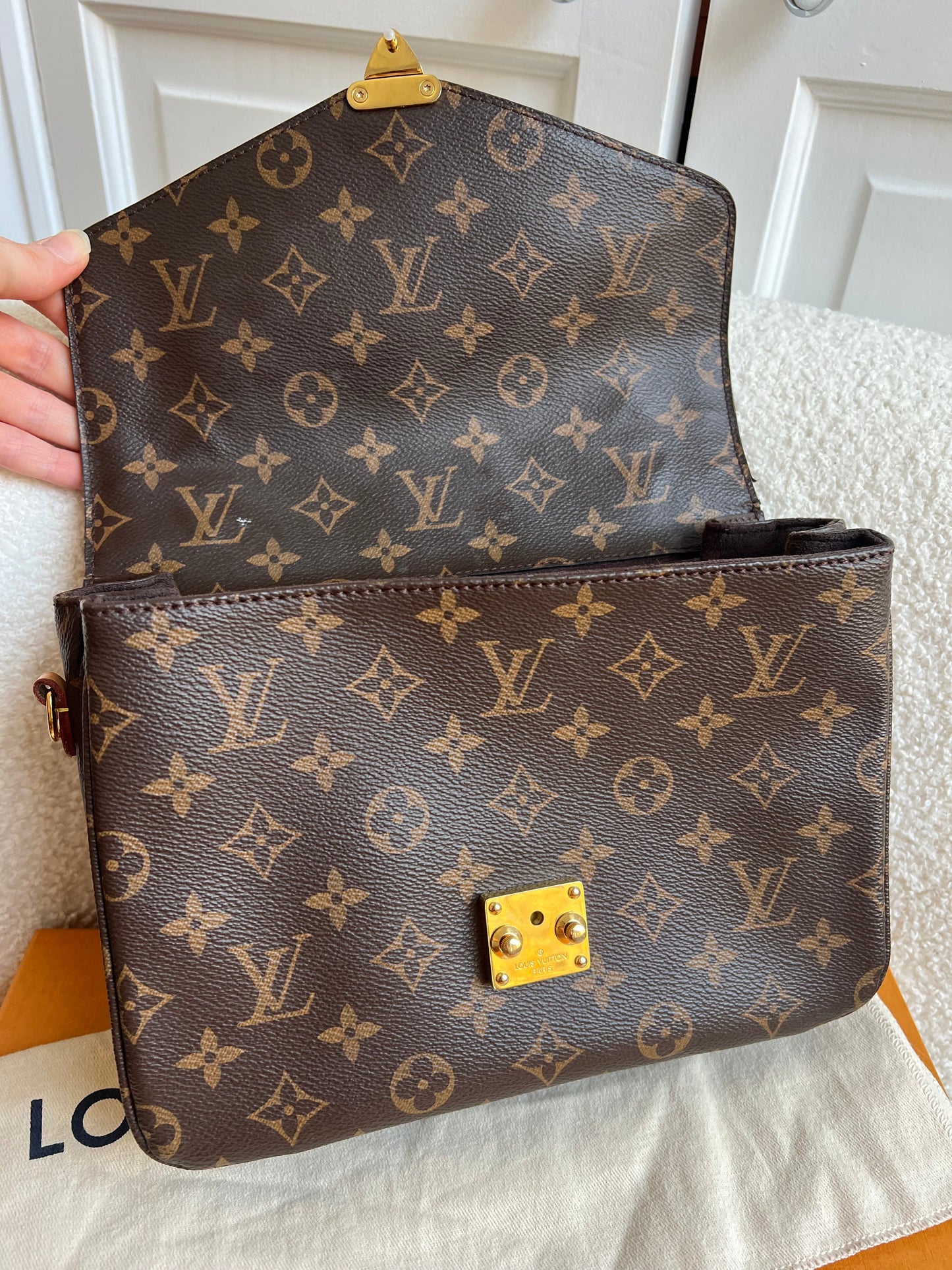 Louis Vuitton Pochette Metis Monogram (RRP £2,020)