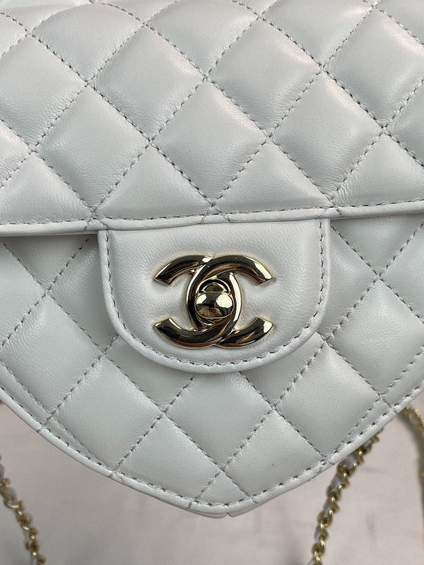 Chanel Luxury Handbag Style 201