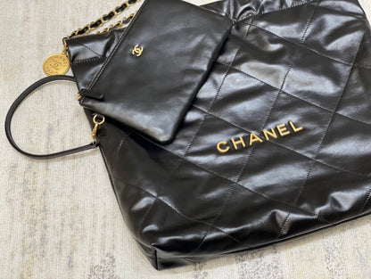 Chanel Luxury Handbag Style 302