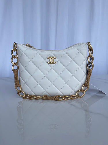 Chanel Luxury Handbag Style 386
