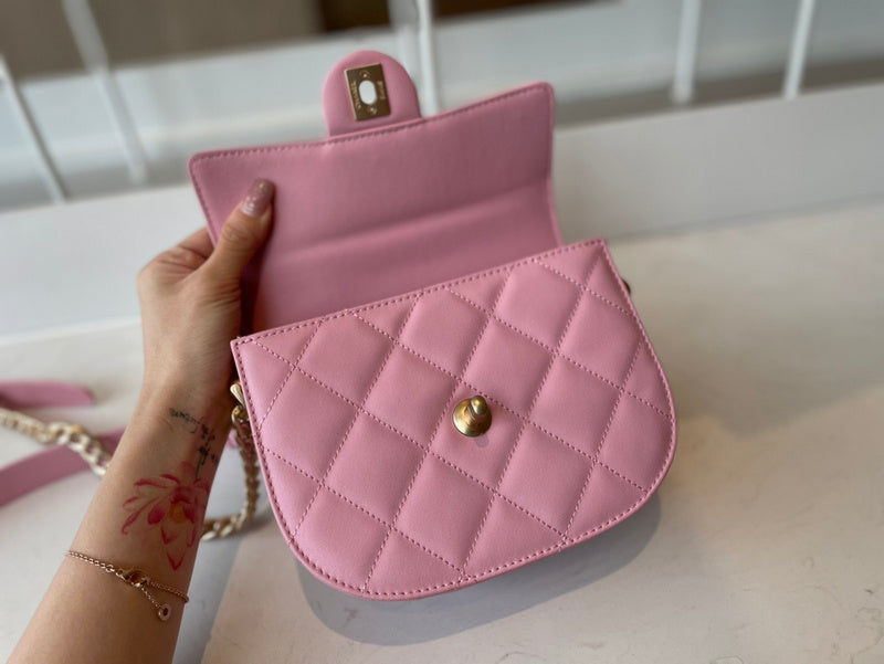 Chanel Luxury Handbag Style 651