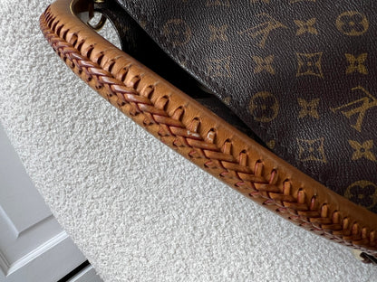 Louis Vuitton Artsy MM Monogram (RRP £1,940)
