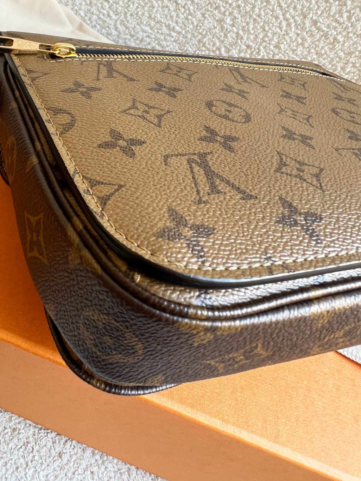 Louis Vuitton Pochette Metis Reverse Monogram (RRP £2,060)