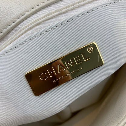 Chanel Luxury Handbag Style 582
