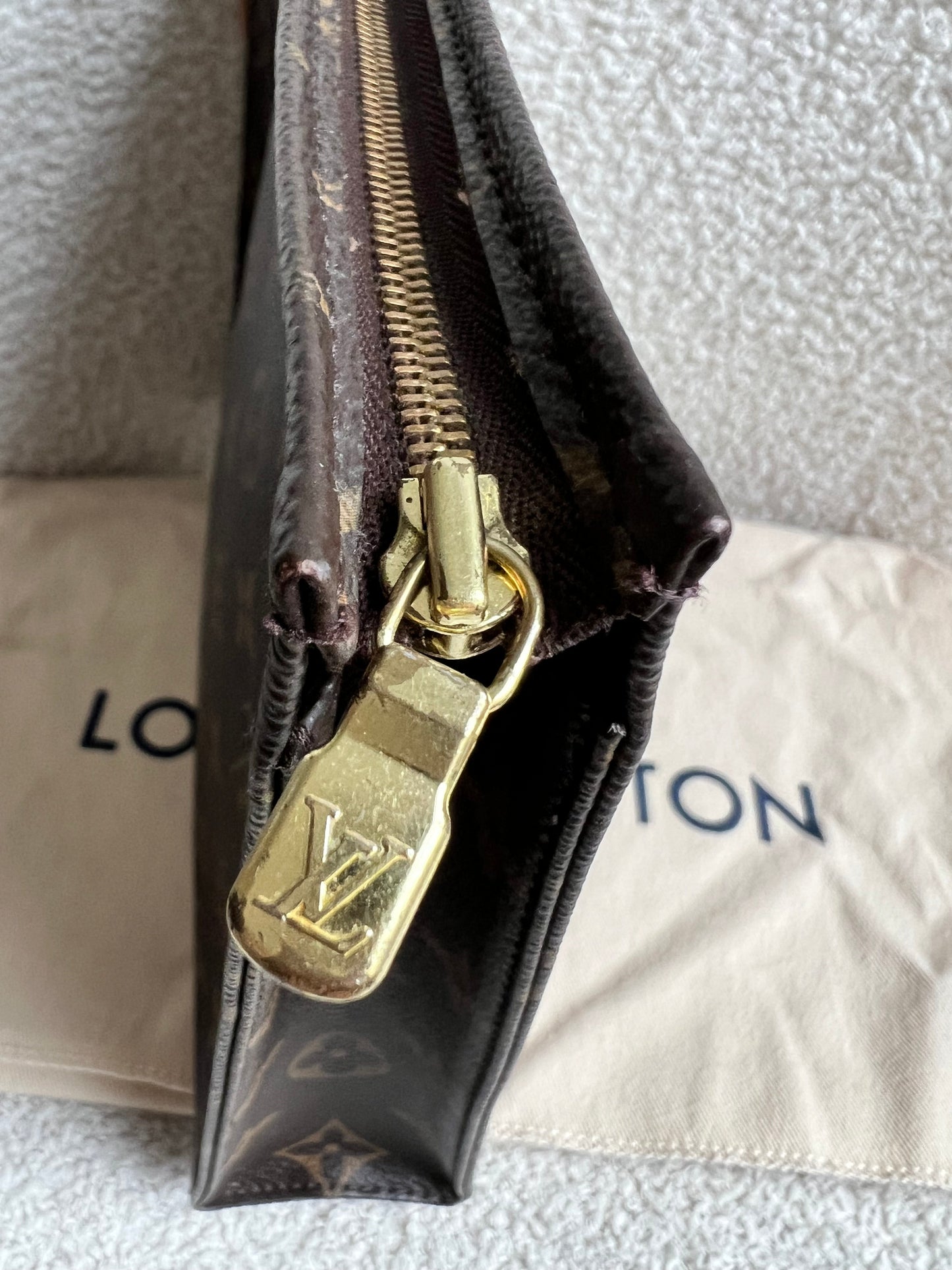 Louis Vuitton Toiletry Pouch 26 Monogram