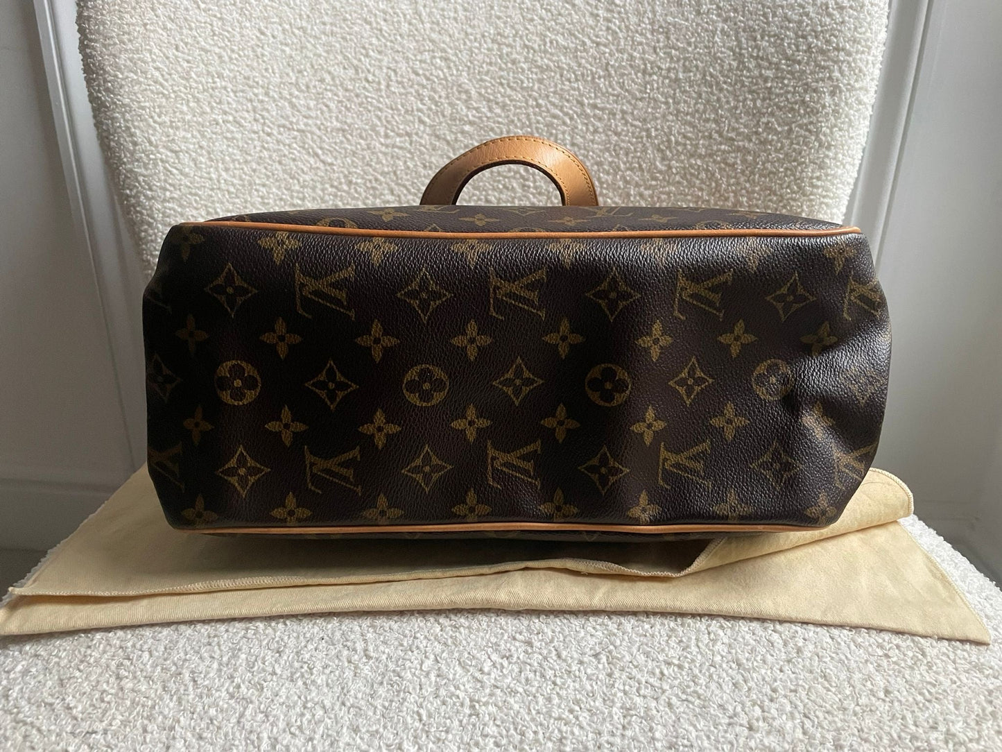 Louis Vuitton Batignolles in Monogram Canvas